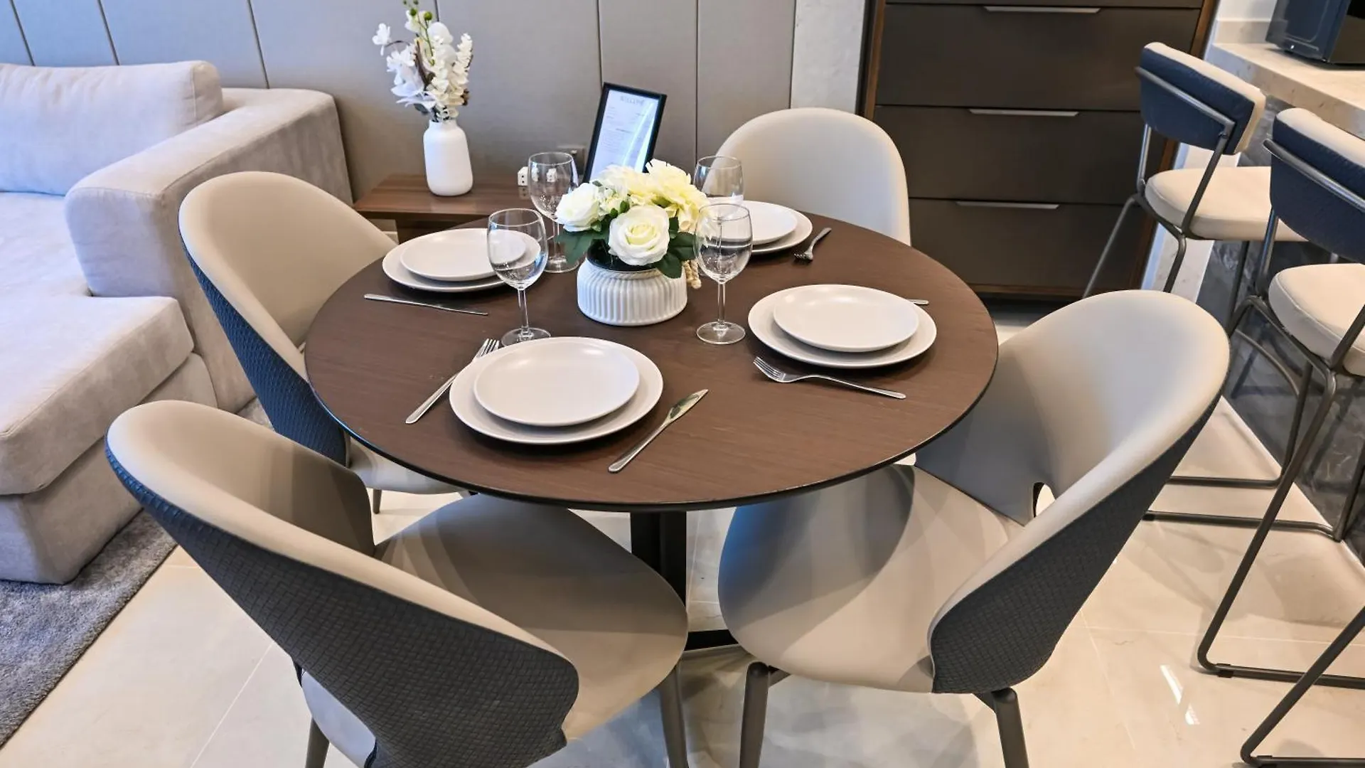 Stunning 1 Bdr Luxury With Burj Khalifa View Apartment Dubai